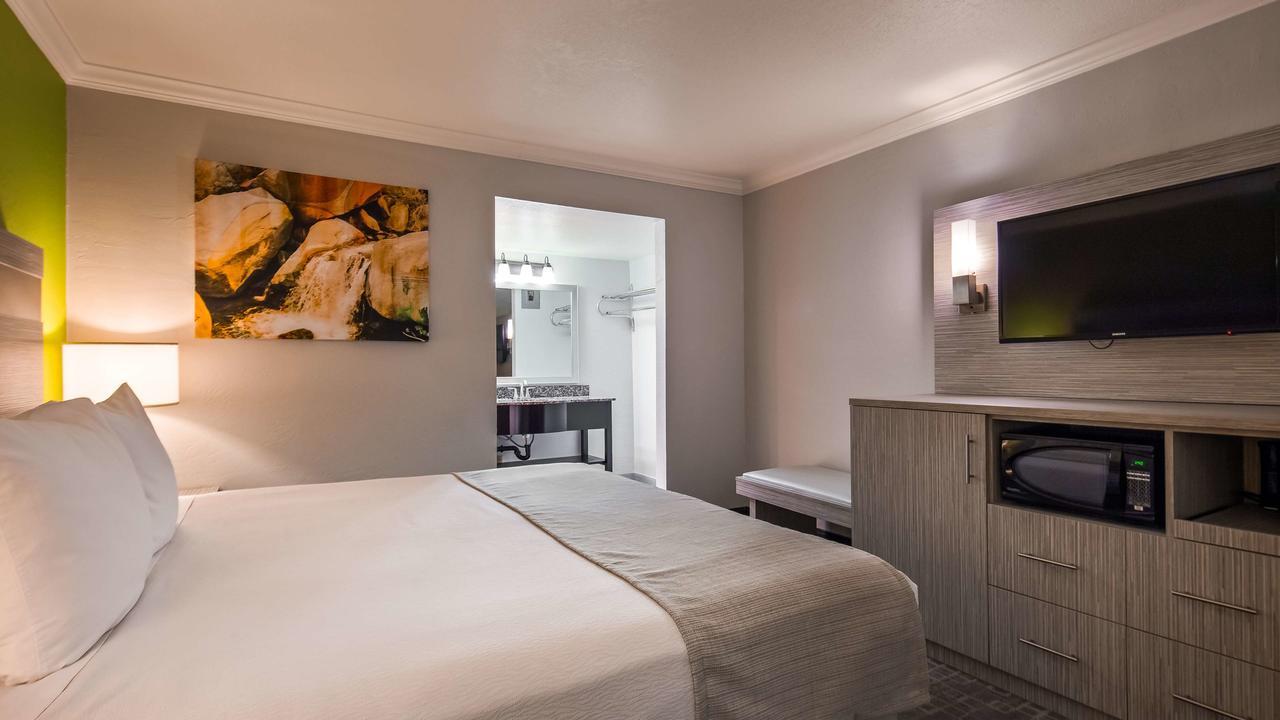 Best Western Innsuites Phoenix Hotel & Suites Exterior foto