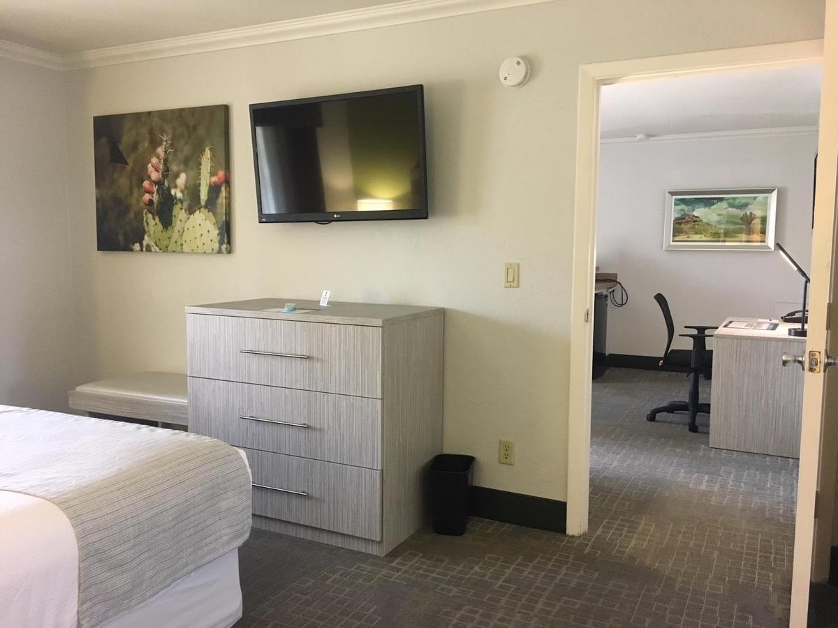 Best Western Innsuites Phoenix Hotel & Suites Exterior foto