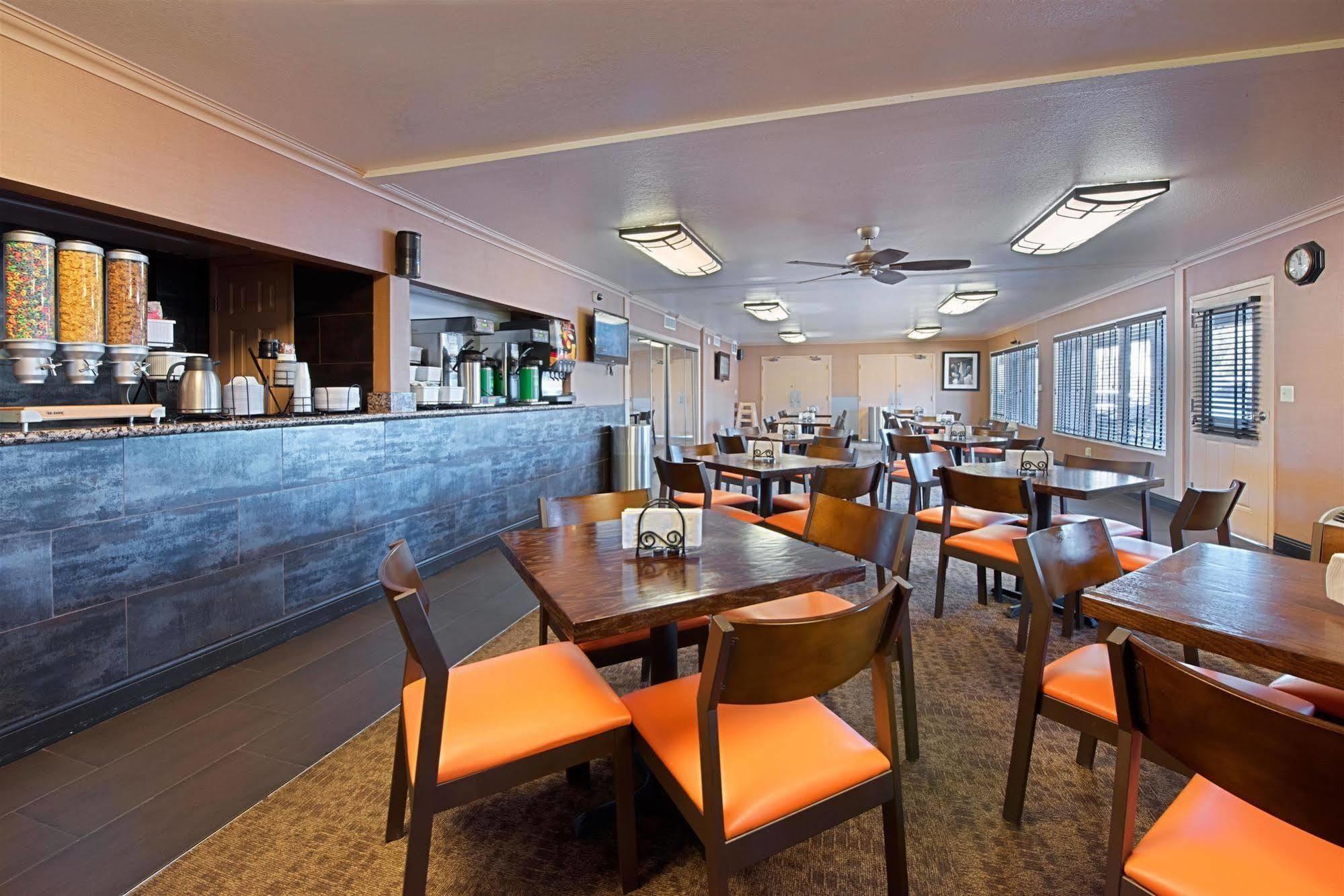 Best Western Innsuites Phoenix Hotel & Suites Exterior foto